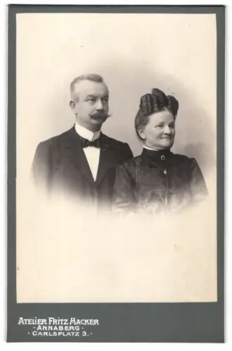 Fotografie Fritz Hacker, Annaberg, Carlsplatz 3, Paar im Atelier