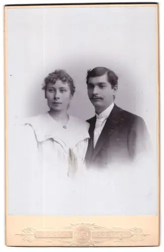 Fotografie Ed. von Spoenla, Coethen, Leopoldstrasse 9, Elegantes Paarporträt