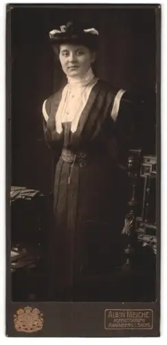 Fotografie Albin Meiche, Annaberg, Zickzackpromenade, Porträt einer Dame