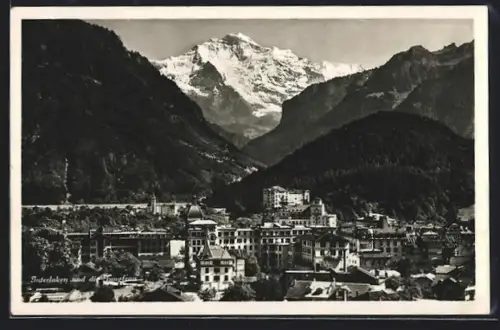 AK Interlaken, Ortsansicht gegen die Jungfrau