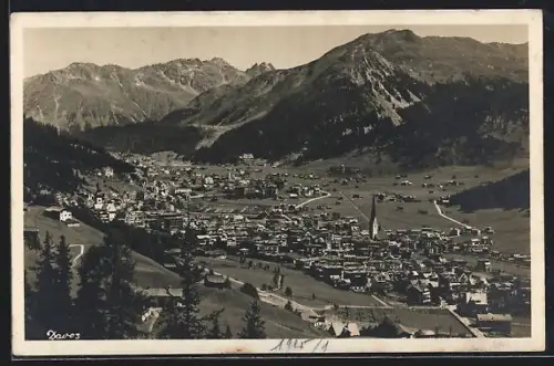 AK Davos, Generalansicht mit der Kirche