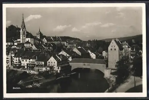 AK Baden, Brücke über dem Fluss, Blick zur Kirche