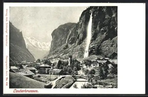 AK Lauterbrunnen, Ortspartie mit Wasserfall