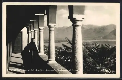 AK Locarno, Portici della Basilica-Santuario Madonna del Sasso