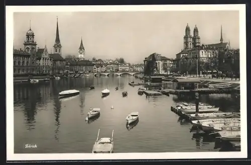 AK Zürich, Kirchen vom Wasser aus gesehen, Bootsanlegestellen