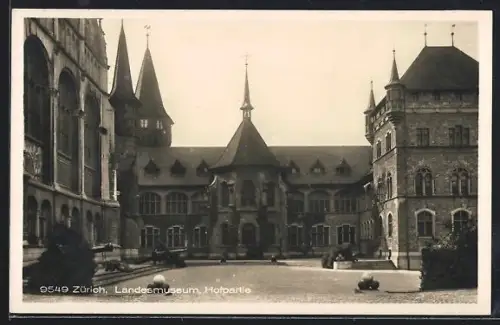 AK Zürich, Landesmuseum, Hofpartie