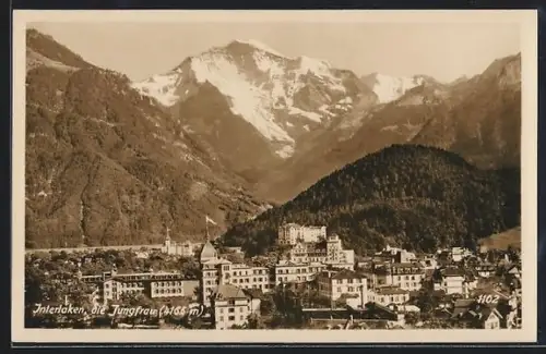 AK Interlaken, Ortsansicht aus der Vogelschau, Blick zur Jungfrau