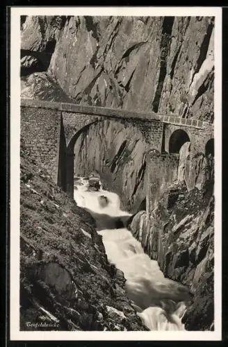 AK Teufelsbrücke, Profilansicht mit reissendem Wasser