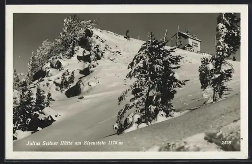 AK Julius Seitner Hütte am Eisenstein, Blick zur Berghütte im Schnee