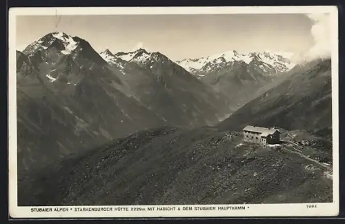 AK Starkenburger Hütte /Stubaier Alpen, Berghütte mit Habicht