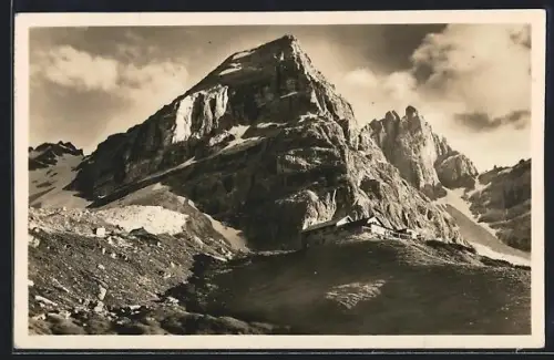 AK Tribulaunhütte /Gschnitzer, Berghütte mit Pfierscher-Tribulaun