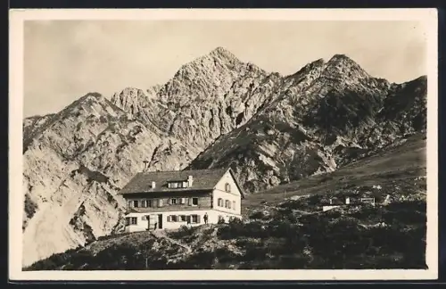 AK Solsteinhaus /Karwendel, Berghütte im Sonnenschein