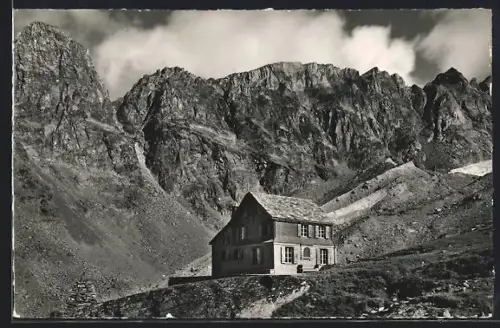 AK Weissmies-Hütte /Saas-Tal, Berghütte am Jägigrat