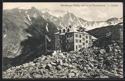 AK Nürnberger Hütte /Stubai, Berghütte mit Blick auf Feuersteine