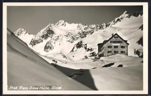 AK Franz-Senn-Hütte /Stubai, Berghütte vor winterlichem Gipfelpanorama