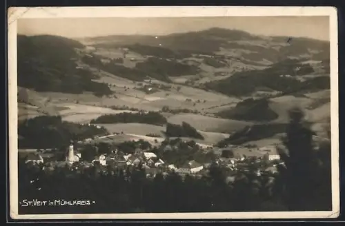 AK St. Veit im Mühlkreis, Panorama mit Dorf und Kirche