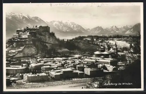AK Salzburg, Altstadt mit Festung Hohensalzburg und Dom, im Winter