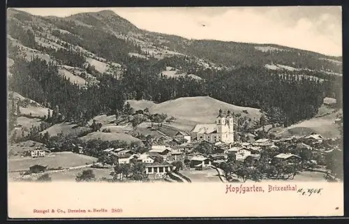 AK Hopfgarten /Brixenthal, Ortspanorama mit Bergen
