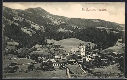 AK Hopfgarten /Brixental, Panoramaansicht mit Kirche