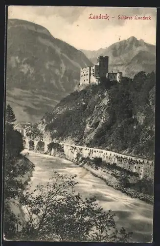 AK Landeck, Schloss, Flussufer mit Mauer und Brücke