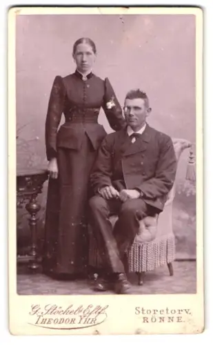 Fotografie G. Stöckel`s Eftf, Rønne, Storetorv, Paar im Studio