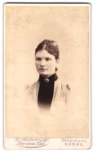 Fotografie G. Stöckel`s Eftf. Theodor Yhr, Rønne, Storetorv, Portrait einer Dame