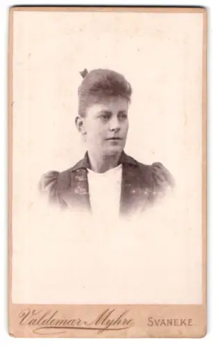 Fotografie Valdemar Myhre, Svaneke, Porträt einer Frau