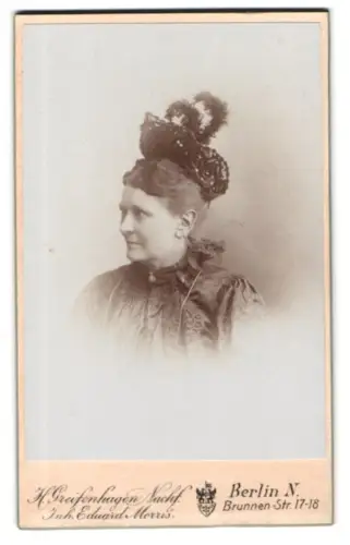 Fotografie H. Greifenhagen Nachf., Berlin, Brunnen-Str. 17-18, Frau mit elegantem Kopfschmuck