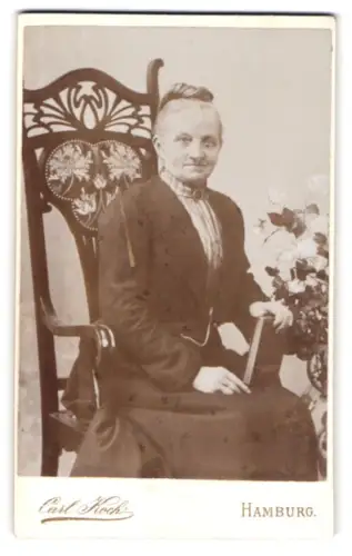 Fotografie Carl Koch, Hamburg, Neuerwall 30, Porträt einer älteren Dame