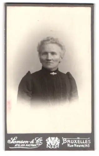 Fotografie Samson & Co, Brüssel, Rue Neuve 145, Porträt einer älteren Dame