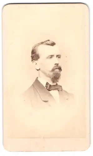 Fotografie Adolf Russ, Königgrätz, Porträt eines Herren