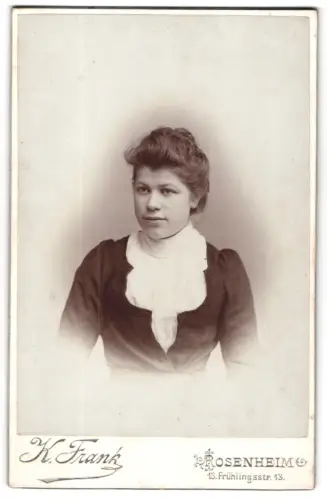 Fotografie K. Frank, Rosenheim, Frühlingstrasse 13, Porträt einer Dame