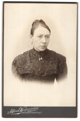 Fotografie Alfred Weissgärber, Falkenstein /Vogtl., Porträt einer eleganten Frau