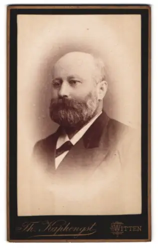 Fotografie Th. Kaphengst, Witten, Bahnhofstrasse, Porträt eines Mannes