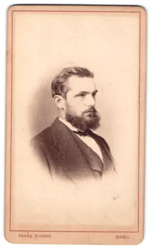 Fotografie Franz Bihrer, Basel, Heumatt-Strasse 16, Porträt eines Mannes mit Bart