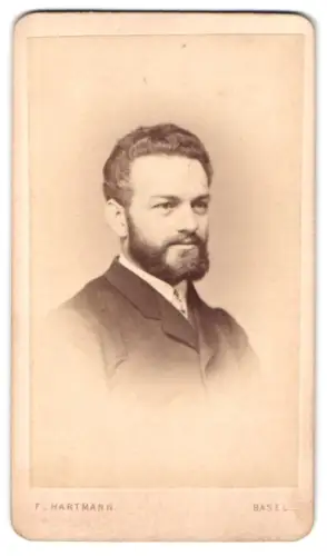 Fotografie F. Hartmann, Basel, Schützengraben 31, Porträt eines Mannes mit Bart