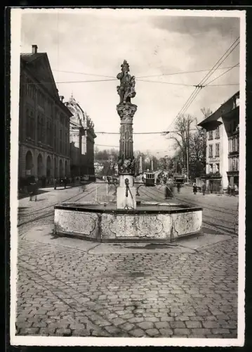 AK Bern, Kindlifresserbrunnen mit Strassenbahn