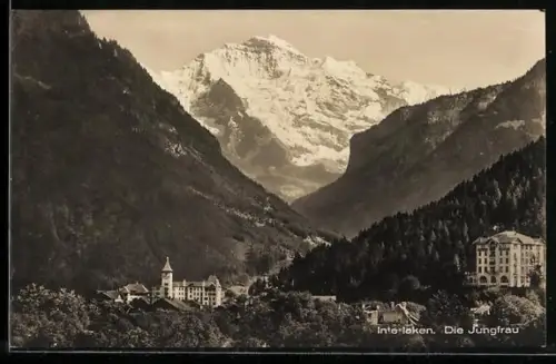AK Interlaken, Ortspartie mit Jungfrau