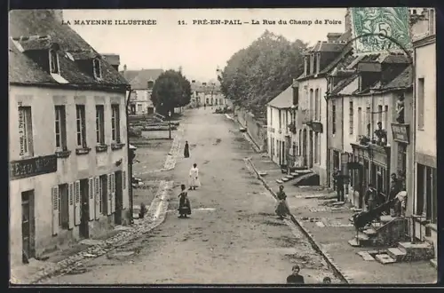AK Pré-en-Pail /Mayenne, La Rue du Champ de Foire