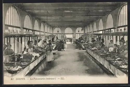 AK Dieppe, La Poissonnerie intérieur