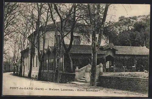 AK Pont-du-Gard, Maison Labourel, Hôtel Servière