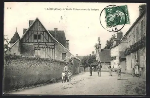AK Léré /Cher, Vieille Maison route de Savigny