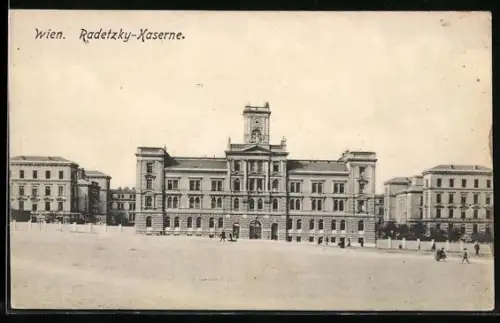 AK Wien, Radetzky-Kaserne mit Passanten