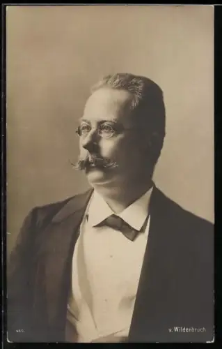 AK Schriftsteller v. Wildenbruch mit Brille