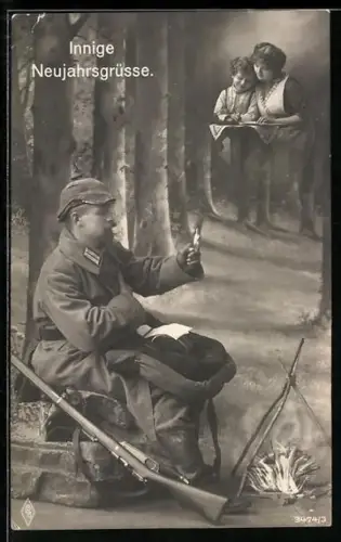 AK Mutter schreibt mit dem Kind Neujahrsgrüsse an den Soldaten im Felde, Innige Neujahrsgrüsse