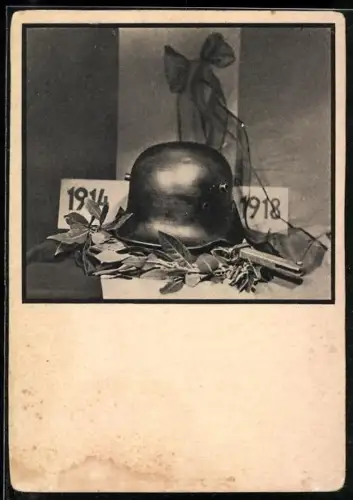 AK Stahlhelm mit Bajonett und Eichenlaub 1914-1918