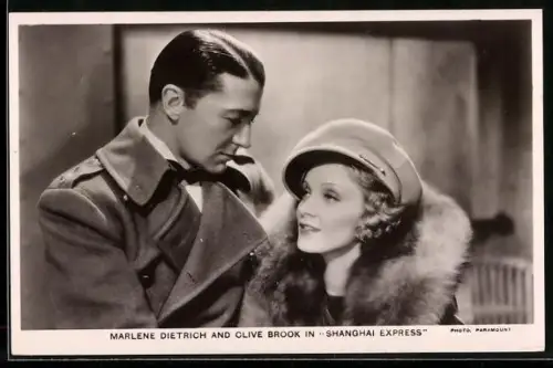 AK Schauspielerin Marlene Dietrich und Schauspieler Clive Brook in Shanghai Express