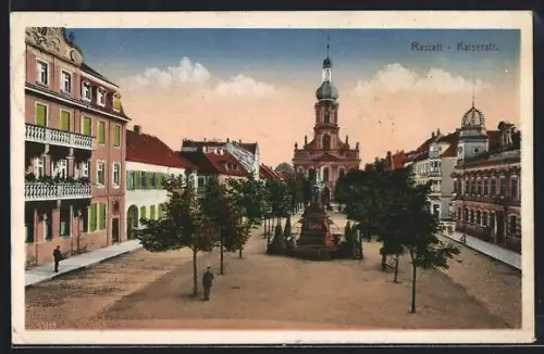 AK Rastatt, Kaiserstr. mit Denkmal
