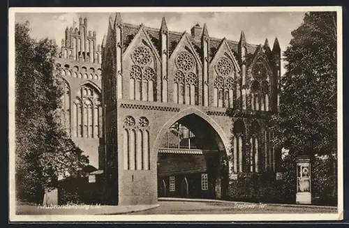 AK Neubrandenburg i. M., Treptower Tor