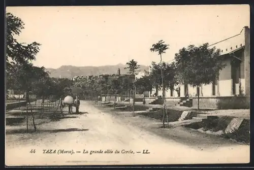 AK Taza, La grande allée du Cercle